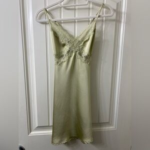 Princess Polly Satin Chemise Dress Light Green Lace Accents V-Neck US 4